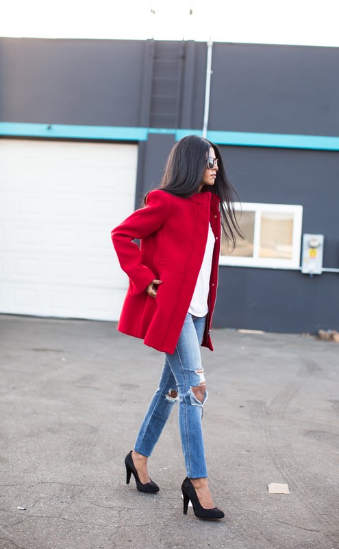 С чем носить красное пальто