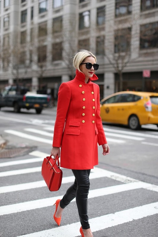 Что одеть с красным пальто