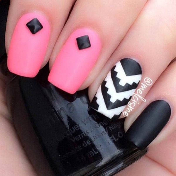 Этнические рисунки на ногтях